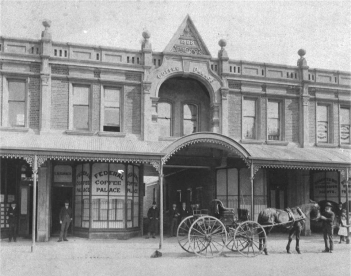 The Old Federal Coffee Palace 朗塞斯顿 外观 照片